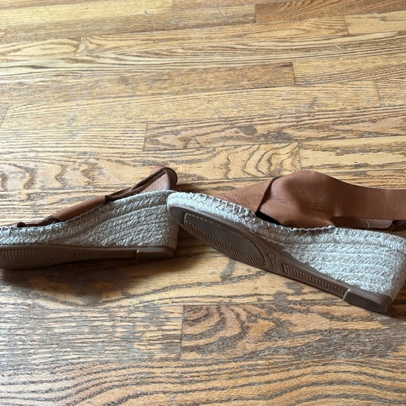 Maypol made in Spain leather and jute  wedges size 38 or 7 1/2  velcro closing - Picture 7 of 9